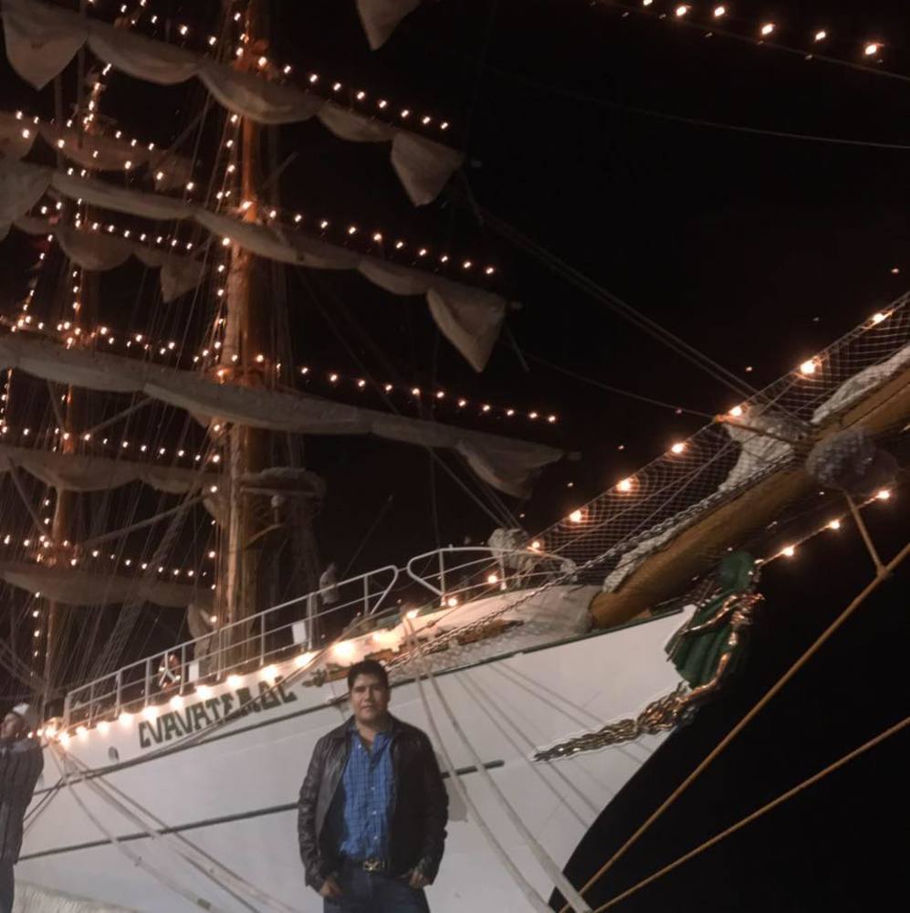 Meet your Posher, Aron